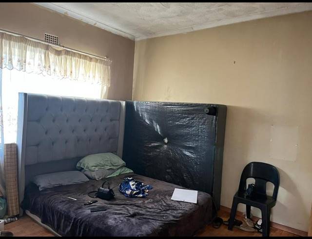 2 BEDROOM HOUSE FOR SALE IN GUGULETU